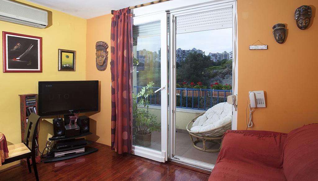 Apartment Sunny Yellow - With Balcony And Parking Place, Split Værelse billede
