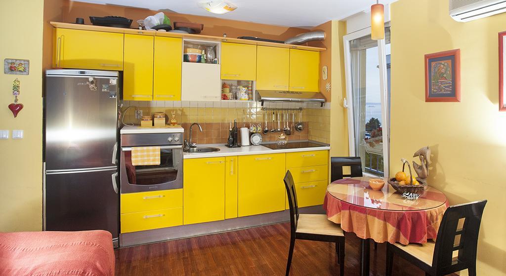 Apartment Sunny Yellow - With Balcony And Parking Place, Split Værelse billede